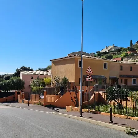 Nice Semi-detached House Of 50 M 3*